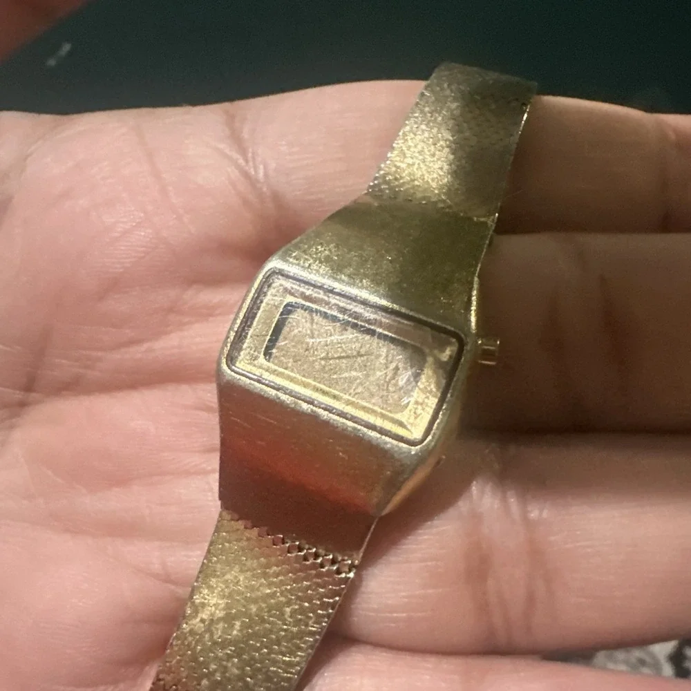 Rare Vintage Seiko Gold Tone Digital Womens Watch Japan L221-5020 Untested As Is